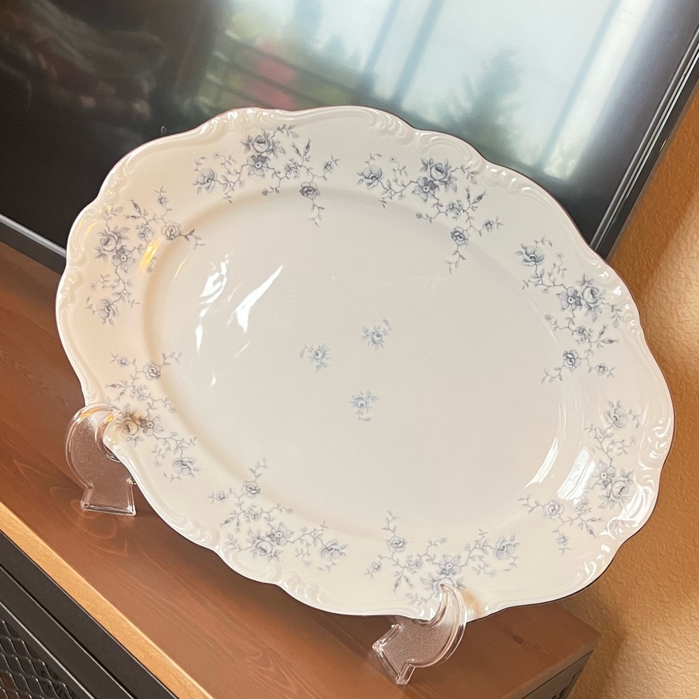 15” Oval Serving Plate Blue Garland